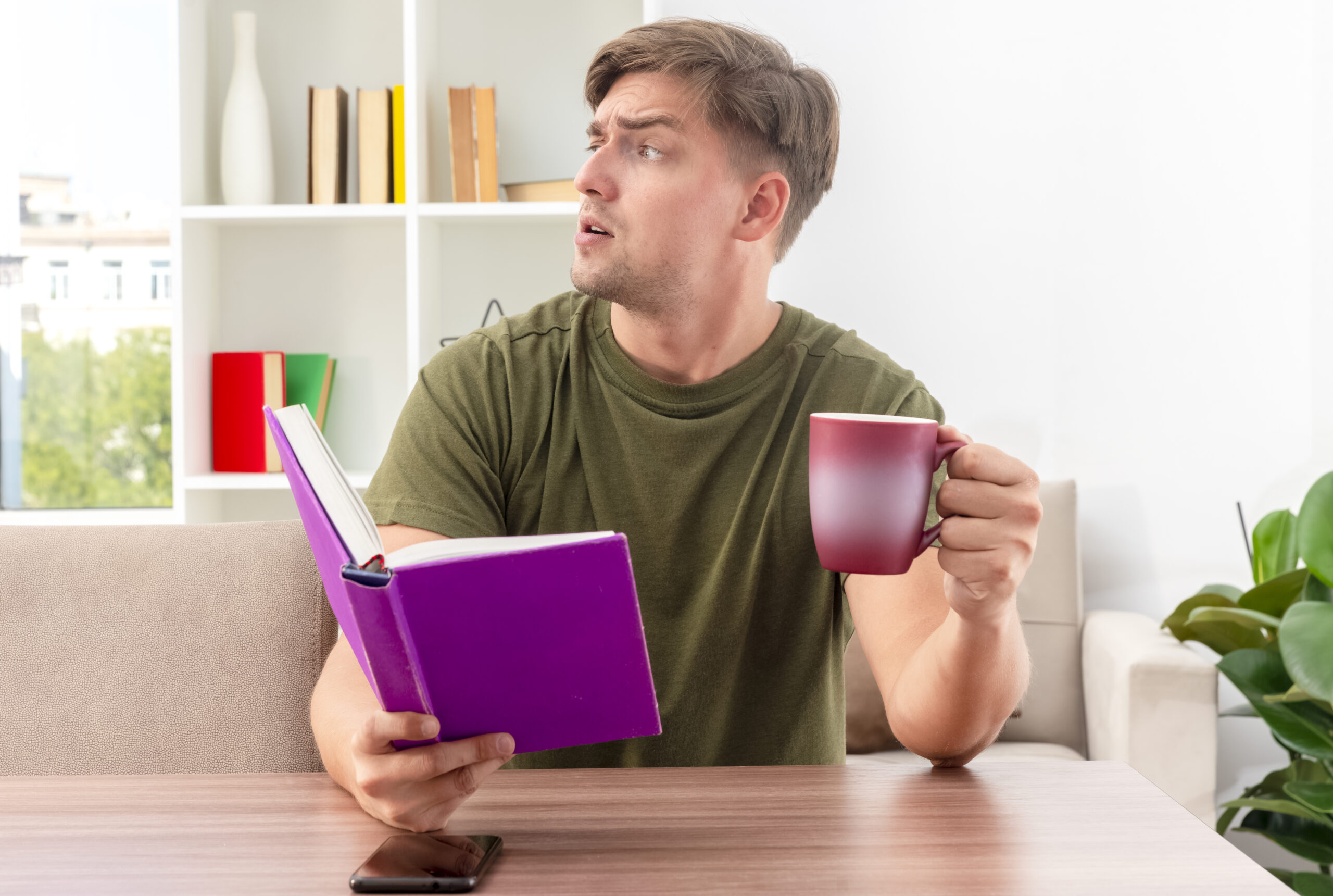 Jak zvládat výčitky svědomí po návratu do práce – šetrně, ale pevně