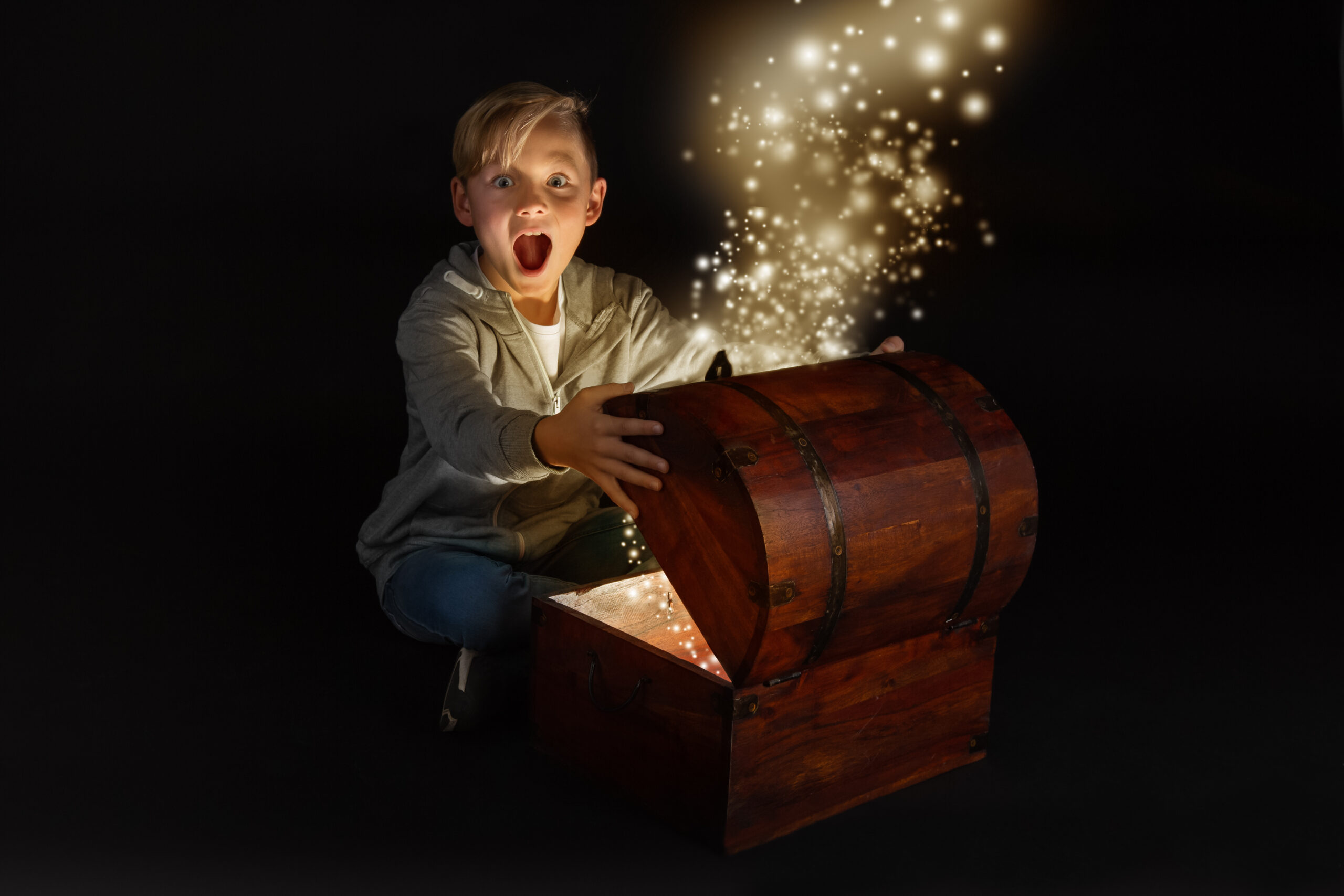 Proč je „Rodinný stínový příběh“ fascinujícím spojením divadla, kreativity a týmové spolupráce